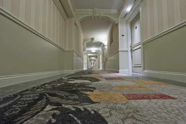 Perspective hotel corridor view — Stock Photo, Image