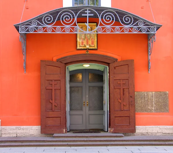 Entrance to russian orthodox church — Stock Photo, Image