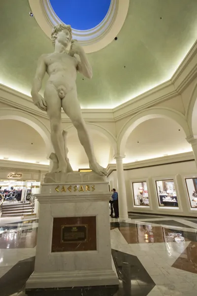 Statue in Caesars Palace hotel in Las Vegas — Stock Photo, Image