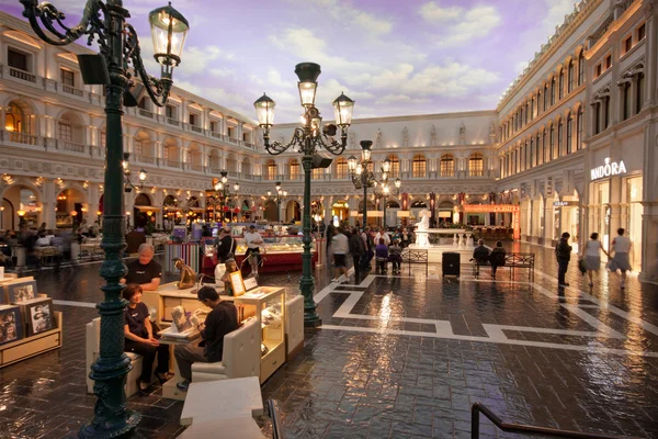 The Piazza San Marco replica on second floor inside of Venetian Resort Hotel & Casino in Las Vegas — Stock Photo, Image