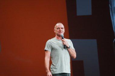 grammy ödüllü dünyaca ünlü müzisyen ve şarkıcı sting oracle openworld 2011 Konferansı katılımcıları karşılayacaktır.
