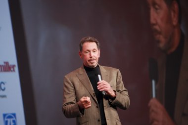 oracle CEO'su larry ellison oracle openworld Konferansı moscone Center'da ilk konuşmasını yapar