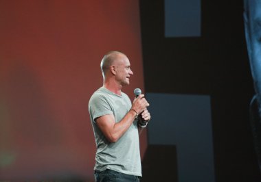 grammy ödüllü dünyaca ünlü müzisyen ve şarkıcı sting oracle openworld 2011 Konferansı katılımcıları karşılayacaktır.