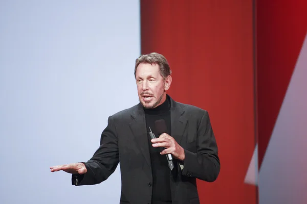 CEO di Oracle Larry Ellison fa il suo secondo discorso alla conferenza Oracle OpenWorld nel centro di Moscone — Foto Stock