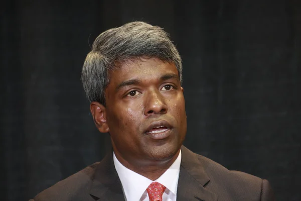 Orakel geschäftsführender vize thomas kurian hält rede auf der openworld konferenz im moscone center — Stockfoto