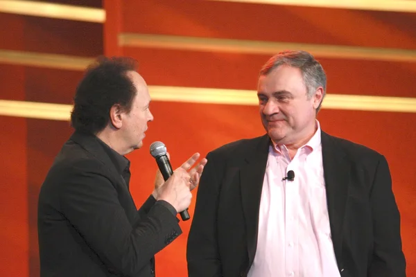 Billy Crystal at IBM conference Impact 2009 together with IBM senior vice president Steve Mills (right) — Stock Photo, Image