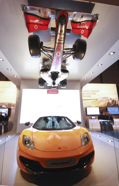 Real McLaren race and hanging upside down Formula One cars showcase SAP analytic software at Sapphire Now conference — Stock Photo, Image