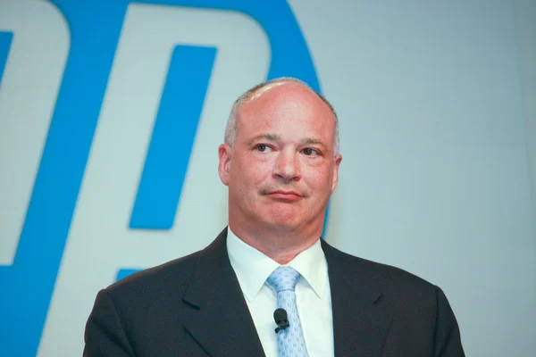 HP senior vice president and general manager of HP Storage David Scott delivers an address to HP Discover 2012 conference — Stock Photo, Image