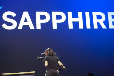 feria de madrid Merkezi şimdi safir ve teched konferans canlı televizyon haber TV kamera operator yapar