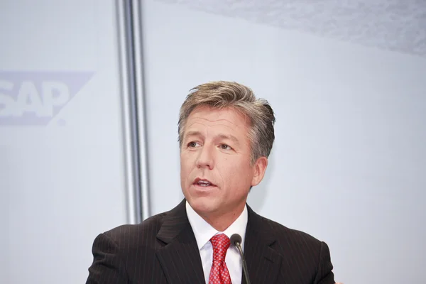 SAP AG CEO Bill McDermott speaks on public press event at CeBIT international exhibition in Hannover — Stock Photo, Image