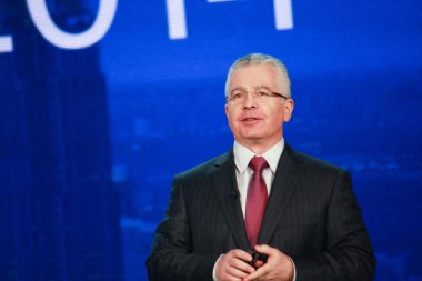 Microsoft Başkan Yardımcısı başkanı kirill Tatarı Gürcistan dünya Kongre Merkezi'nde microsoft yakınsama toplantısında konuşma yapar.
