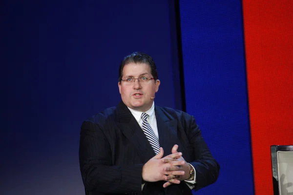 Robert Wollan, directeur général d'Avanade, prononce un discours lors de la conférence Microsoft Convergence au Georgia World Congress Center — Photo