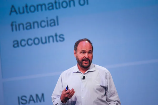 LAS VEGAS, NV - MAY 6, 2014: CEO Pivotal Paul Maritz makes speech at EMC World 2014 conference on May 6, 2014 in Las Vegas, NV — Stock Photo, Image