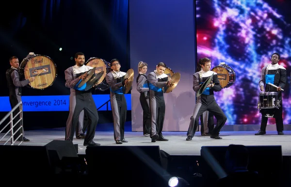 ATLANTA, GA, EUA, MARÇO 4, 2014 - Spirit Drum and Bugle Corps ensemble play at Microsoft Convergence conference opening in Georgia Congress Center on March 4, 2014 in Atlanta, GA, USA — Fotografia de Stock