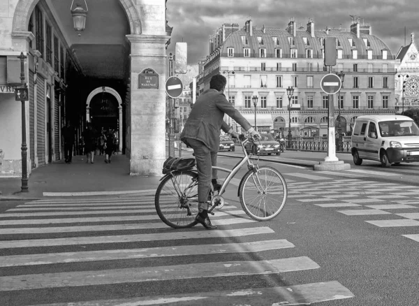 Paris France July 2006 Healthy Businessman Suit Makes City Trip Stockbild