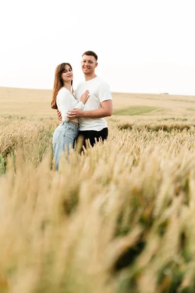 Couple Love Stands Wheat Field Hold Hands Guy Girl Walking — Stock Photo, Image