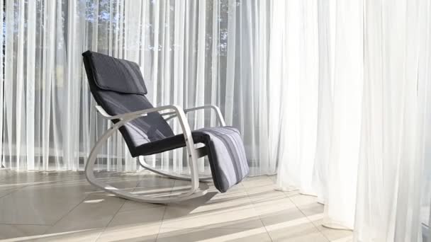 Fauteuil Bascule Moderne Dresse Dans Une Chambre Spacieuse Chaise Assise — Video