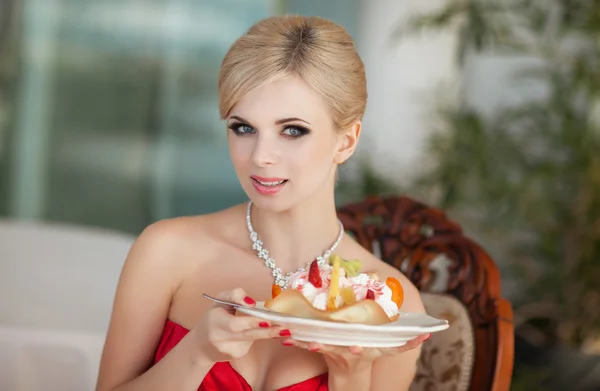 Beautiful sexy blonde woman — Stock Photo, Image