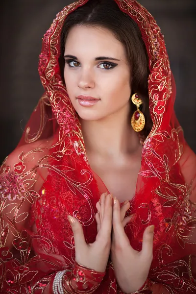 Beautiful indian woman — Stock Photo, Image