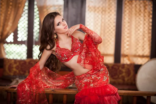 Güzel Hintli kadın.