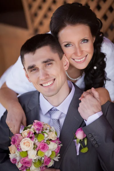 Hermosos novios — Foto de Stock