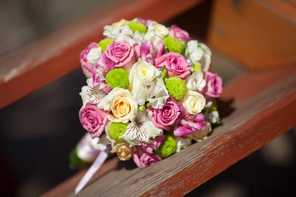 Belo buquê de casamento — Fotografia de Stock