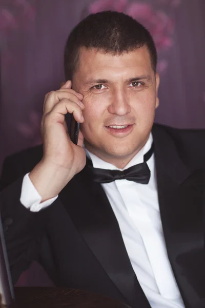 Portrait of a beautiful groom — Stock Photo, Image