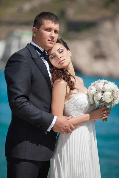 Novia y novio en el día de la boda — Foto de Stock