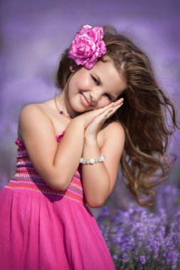 Lavanta çayır, sevimli kız