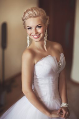 Makyaj, saç modeli ve Pırlanta Takı Düğün Gelin