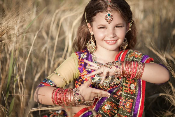 Indian girl — Stock Photo, Image