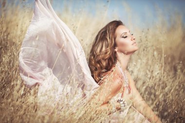 güzel bir gelin, düğün günü açık