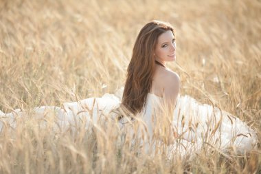 güzel bir gelin, düğün günü açık