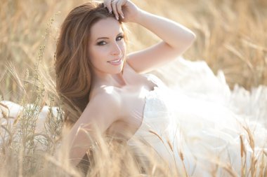 güzel bir gelin, düğün günü açık