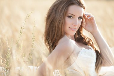 güzel bir gelin, düğün günü açık