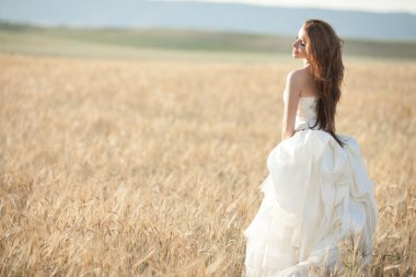 güzel bir gelin, düğün günü açık