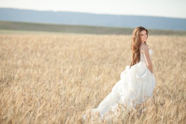 güzel bir gelin, düğün günü açık