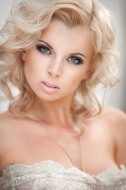 Vogue stilini kadın, geline gelinlik moda.