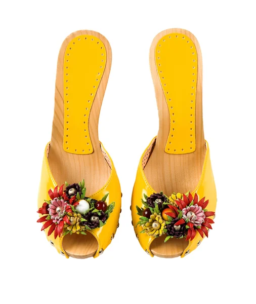 Wooden wedge yellow patent leather artisan fruits and flowers sa — Stock Photo, Image