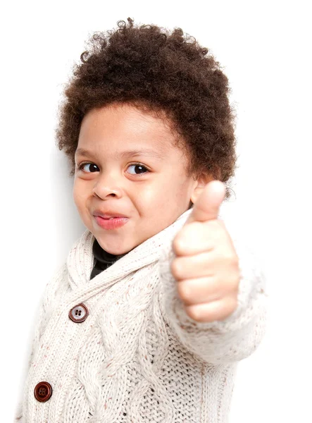 Niedliches Kind macht Daumen hoch Zeichen — Stockfoto