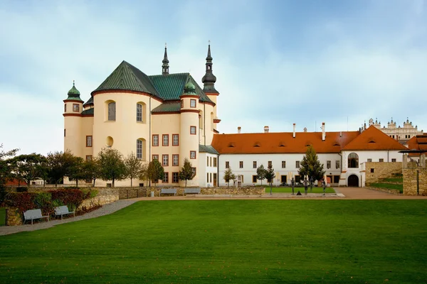 Piarist monastery with the church in Litomysl, Czech Republic — Stock Photo, Image