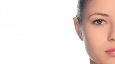 güzel bir kız, yarım yüz, etkileyici gözlerin