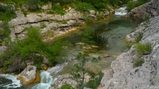 Καταρράκτη, ποταμός, βουνά, nature.crimea — Αρχείο Βίντεο