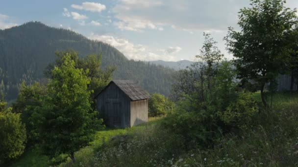 Wolken in de Karpaten — Stockvideo