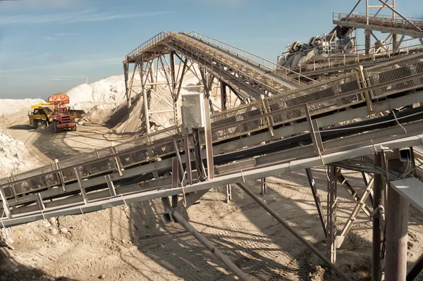 Machine in the quarry rag — Stock Photo, Image