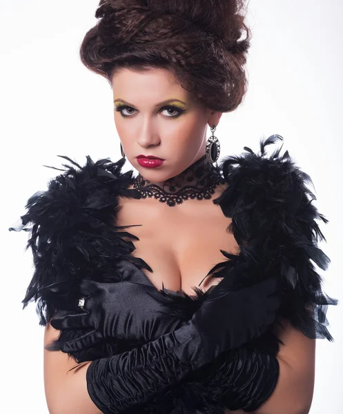 Moda stil genç esmer kız portresi