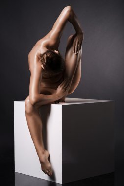 çıplak güzel kız.