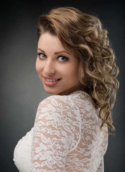 Portrait of young girl brown hair — Stock Photo, Image