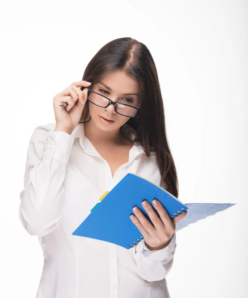 Portrait of a woman reads the document — Stock Photo, Image