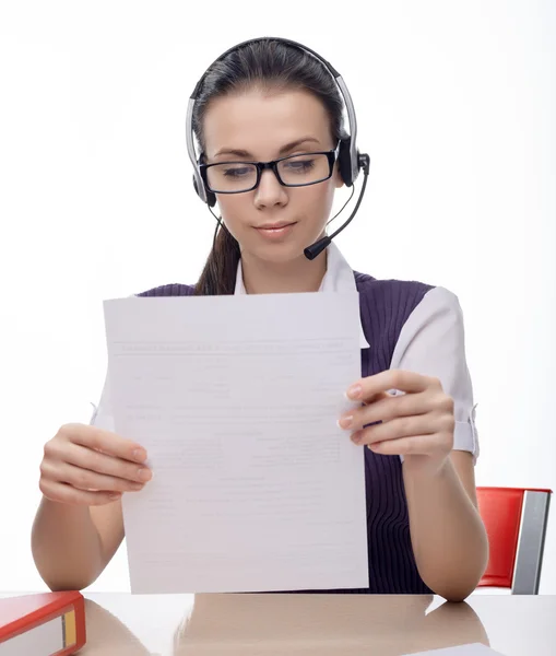 Femme d'affaires parlant au téléphone, opérateur — Photo